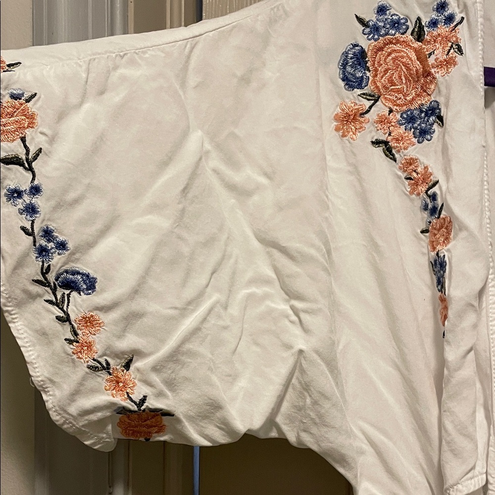 Forever 21 White Top with Floral Accents - Picture 3 of 7